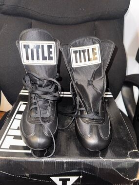 TITLE Boxing Kids Black Lace-Up Training Boots